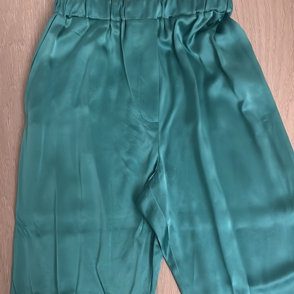 Satin set - Picture 3 of 4